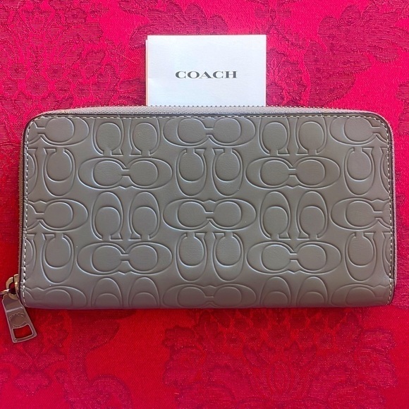 Brand New Coach Genuine Leather Heather Grey Accordion Zip Around Wallet - Picture 1 of 16